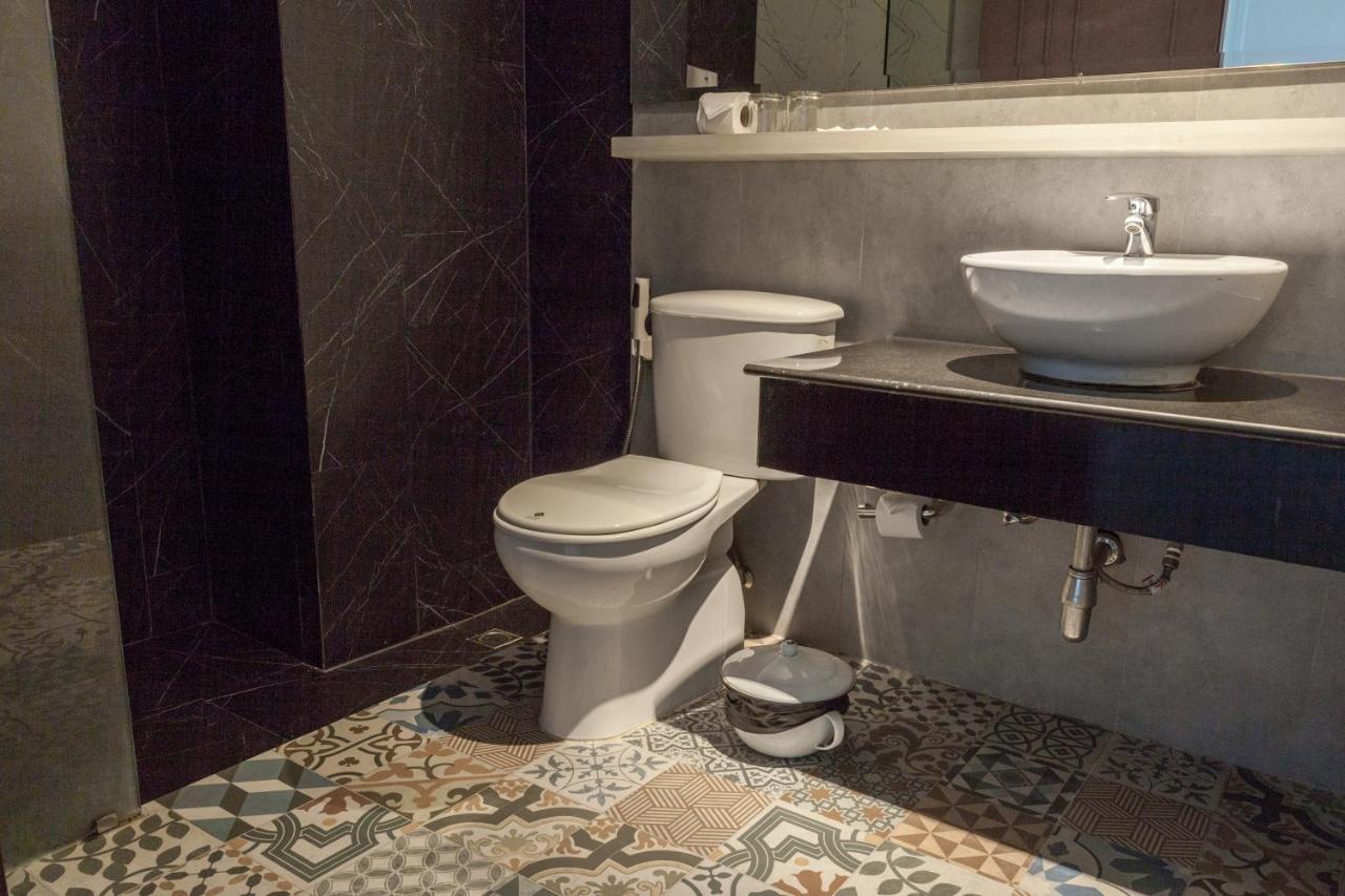Ang Mor Lao Hotel (Adults Only) Phuket Ngoại thất bức ảnh